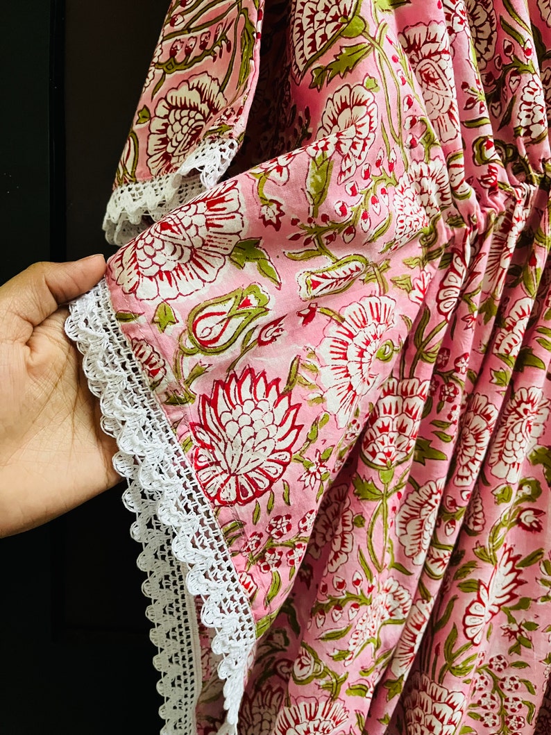 Pink Floral printed kaftan - women's cover-ups