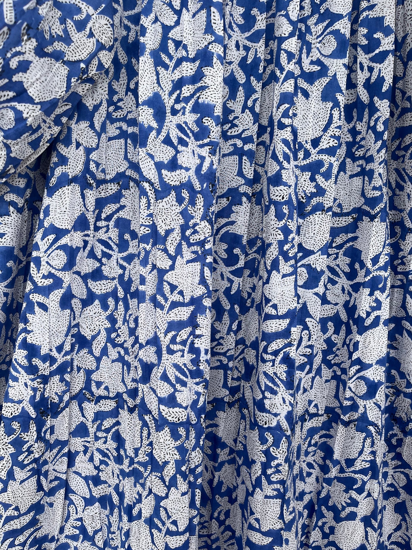 Tie-Neck Relaxed Fit Casual Summer Dress - Blue Floral Long Maxi Dress